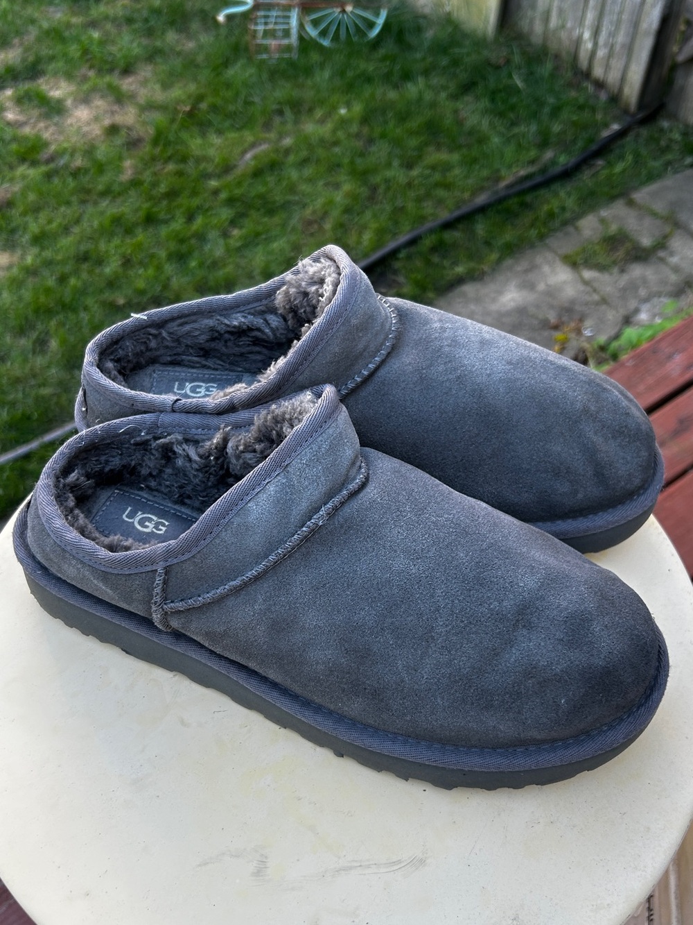 UGG Classic Slipper Women’s 10 Gray Suede Shearling Lined 1108193